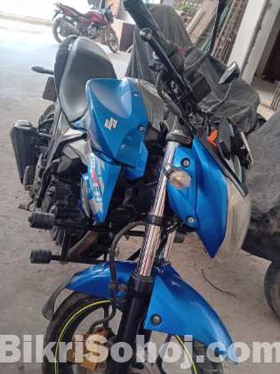 Suzuki gixxar